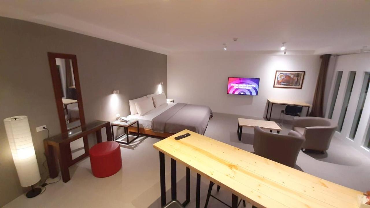 Urban Sands Hotel Iloilo Zewnętrze zdjęcie
