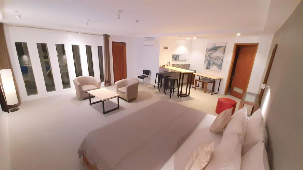 Urban Sands Hotel Iloilo Zewnętrze zdjęcie