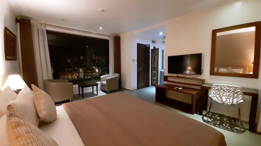 Urban Sands Hotel Iloilo Zewnętrze zdjęcie